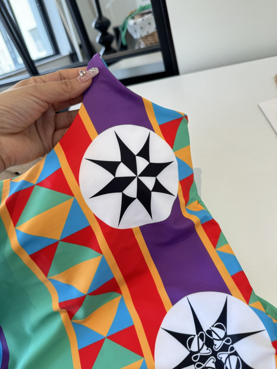 。罗意威LOEWE新款连体比基尼泳衣👙❤️😍🥰适合多种场景的游泳衣🏊‍♀️海边 游泳池 温泉 水上乐园 