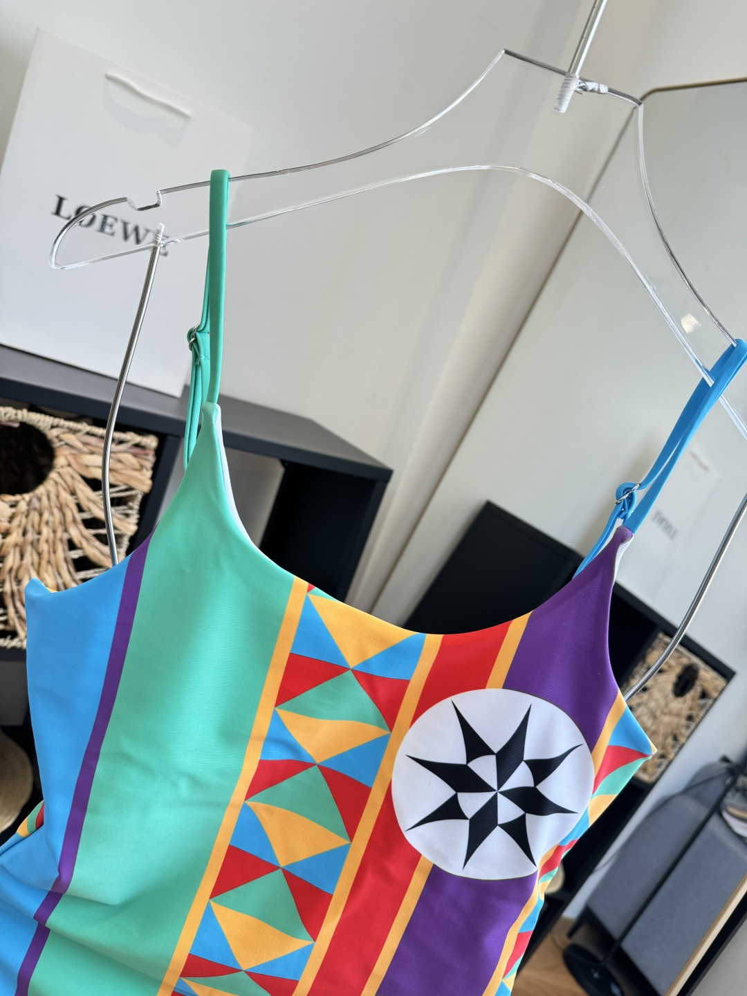 。罗意威LOEWE新款连体比基尼泳衣👙❤️😍🥰适合多种场景的游泳衣🏊‍♀️海边 游泳池 温泉 水上乐园 