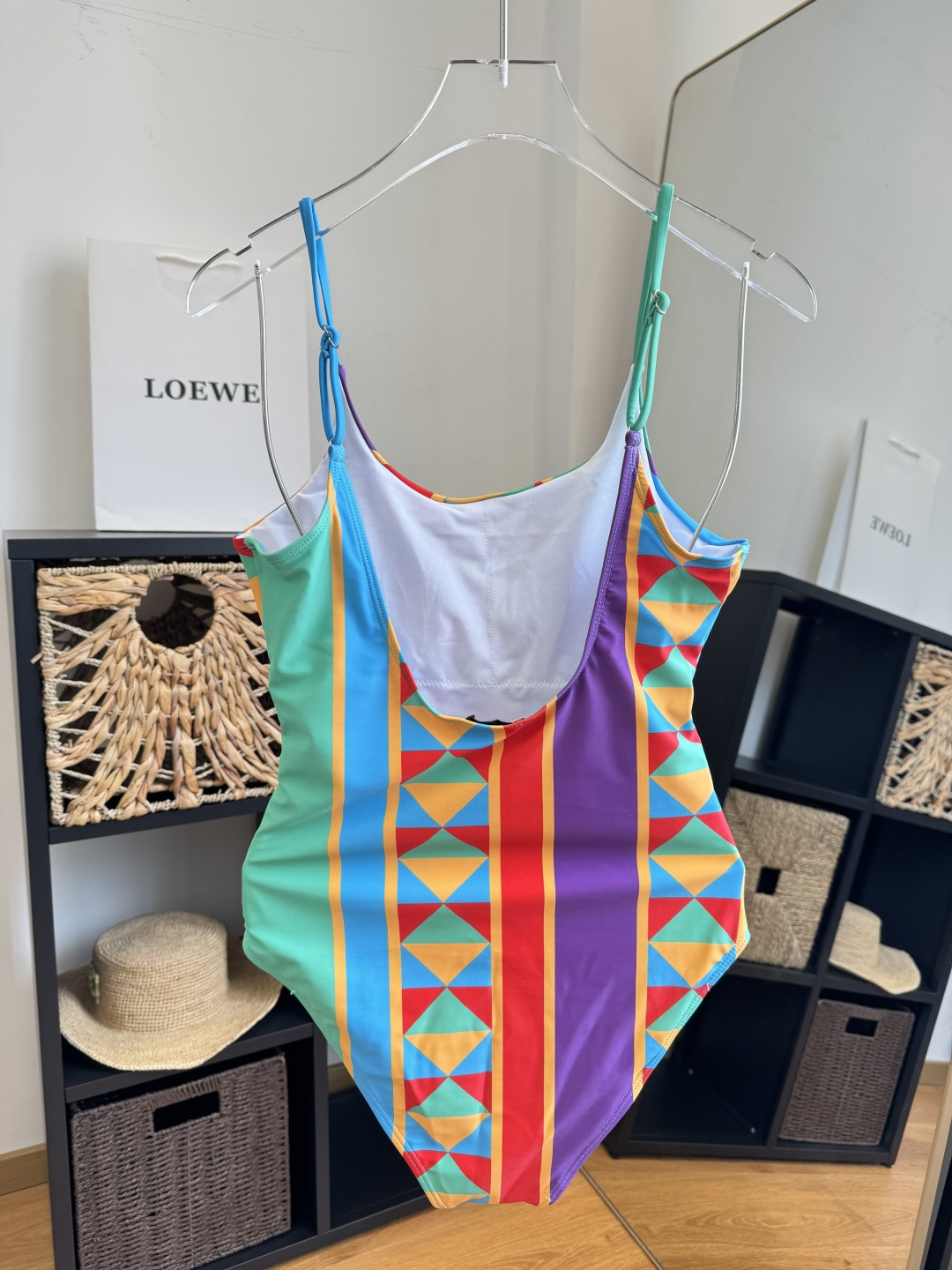 。罗意威LOEWE新款连体比基尼泳衣👙❤️😍🥰适合多种场景的游泳衣🏊‍♀️海边 游泳池 温泉 水上乐园 