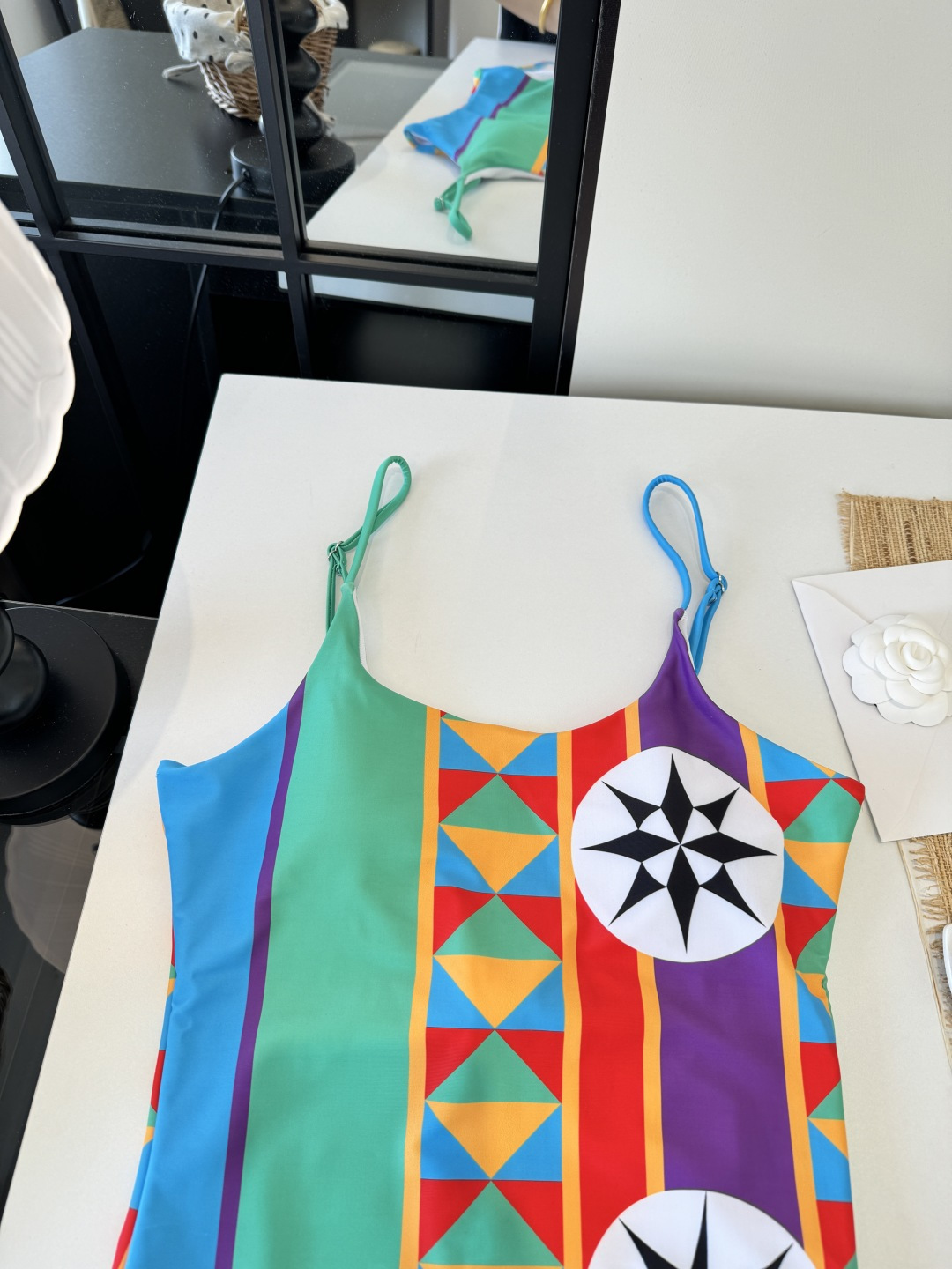 。罗意威LOEWE新款连体比基尼泳衣👙❤️😍🥰适合多种场景的游泳衣🏊‍♀️海边 游泳池 温泉 水上乐园 