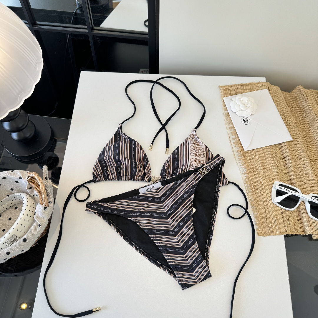 。罗意威LOEWE新款连体比基尼泳衣👙❤️😍🥰适合多种场景的游泳衣🏊‍♀️海边 游泳池 温泉 水上乐园 