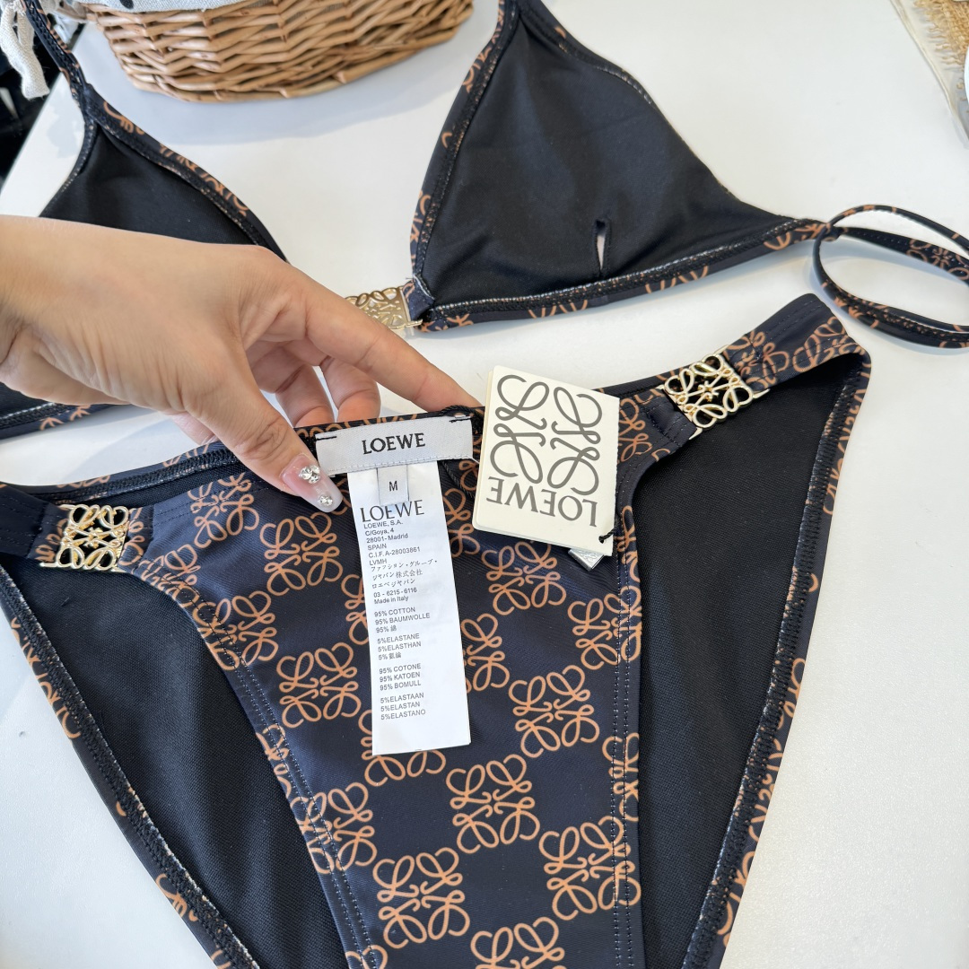 。罗意威LOEWE新款连体比基尼泳衣👙❤️😍🥰适合多种场景的游泳衣🏊‍♀️海边 游泳池 温泉 水上乐园 