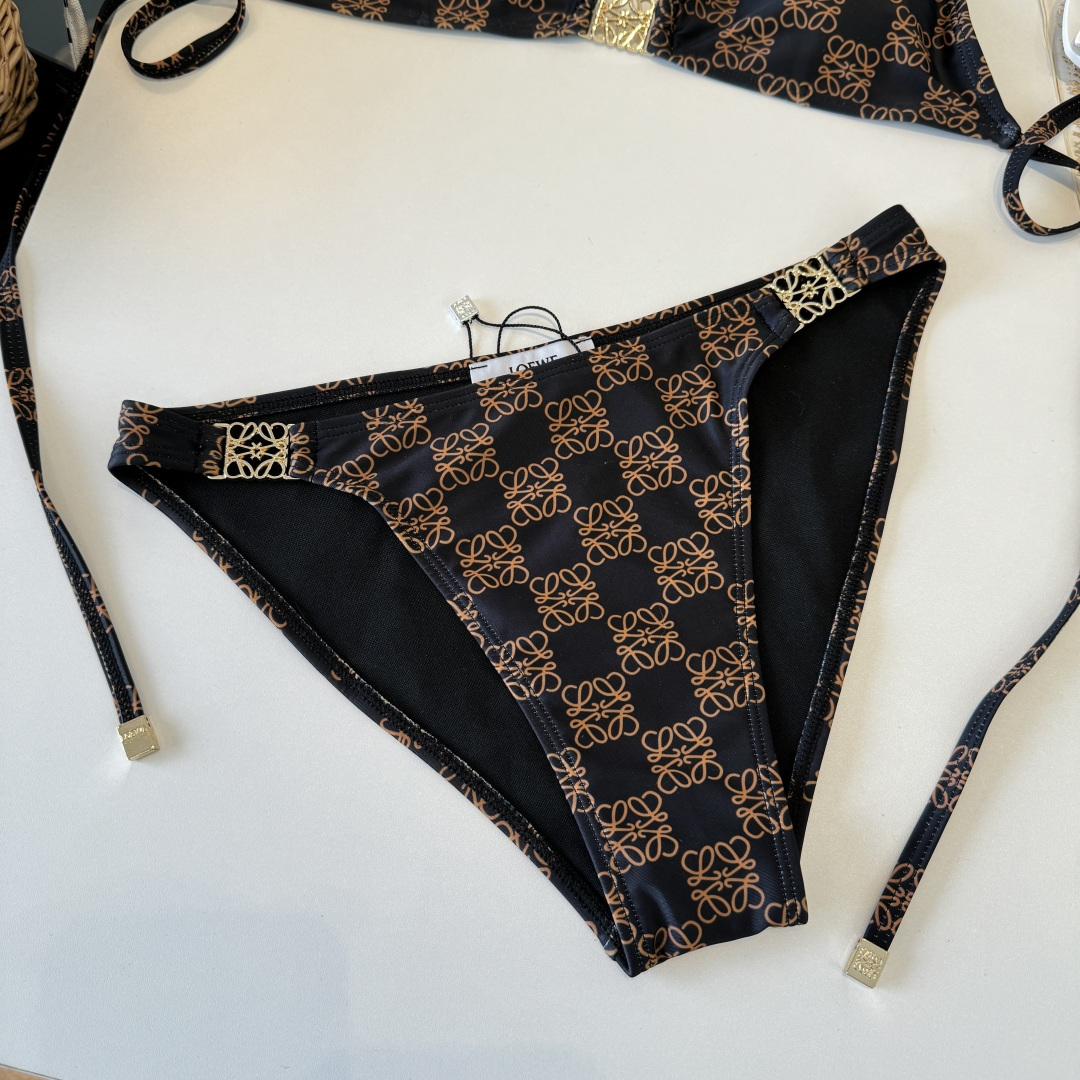 。罗意威LOEWE新款连体比基尼泳衣👙❤️😍🥰适合多种场景的游泳衣🏊‍♀️海边 游泳池 温泉 水上乐园 