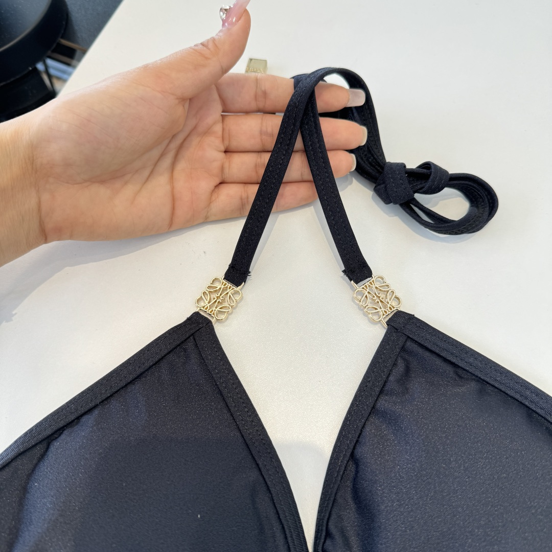 。罗意威LOEWE新款连体比基尼泳衣👙❤️😍🥰适合多种场景的游泳衣🏊‍♀️海边 游泳池 温泉 水上乐园 