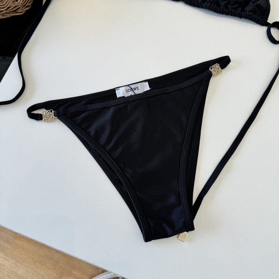 。罗意威LOEWE新款连体比基尼泳衣👙❤️😍🥰适合多种场景的游泳衣🏊‍♀️海边 游泳池 温泉 水上乐园 