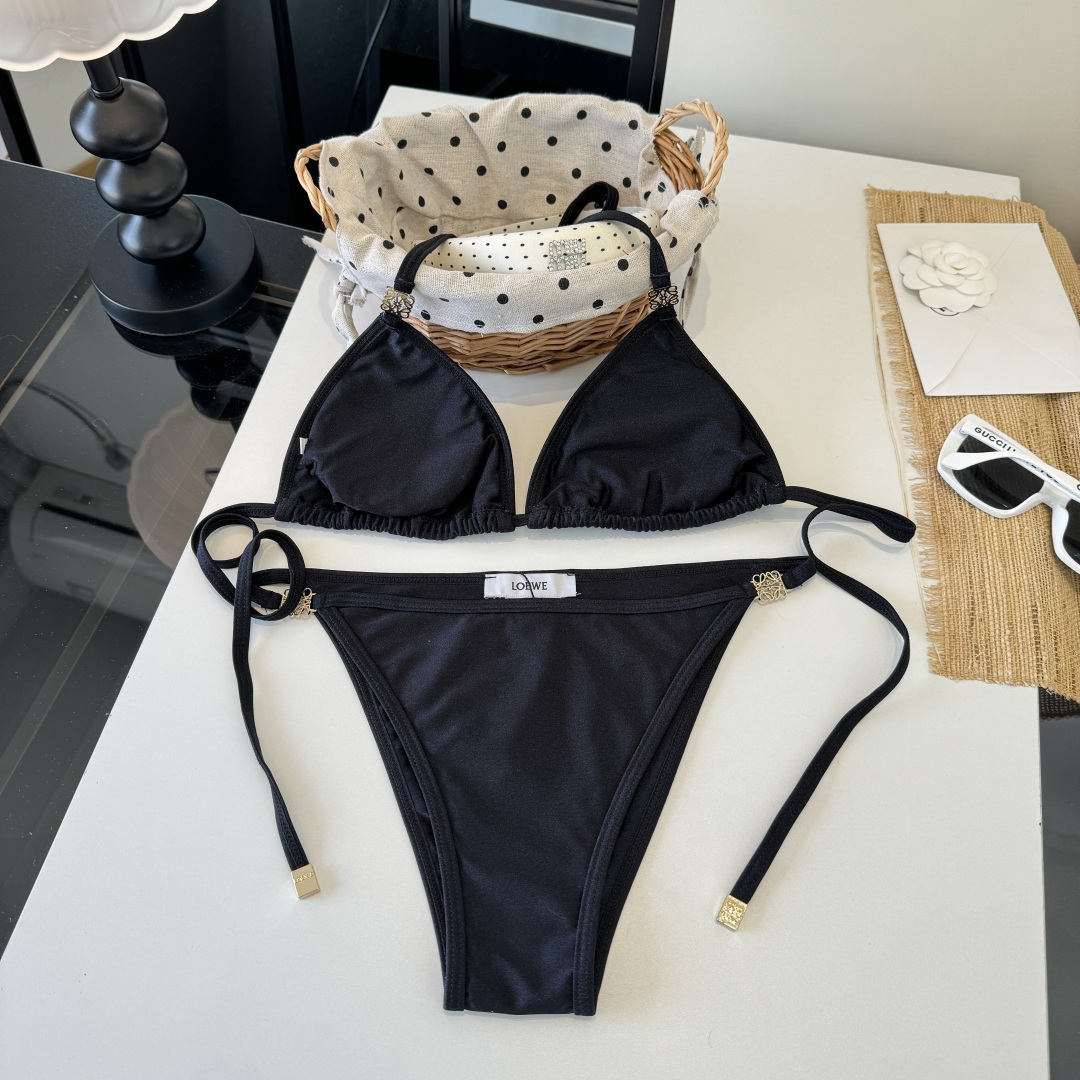 。罗意威LOEWE新款连体比基尼泳衣👙❤️😍🥰适合多种场景的游泳衣🏊‍♀️海边 游泳池 温泉 水上乐园 