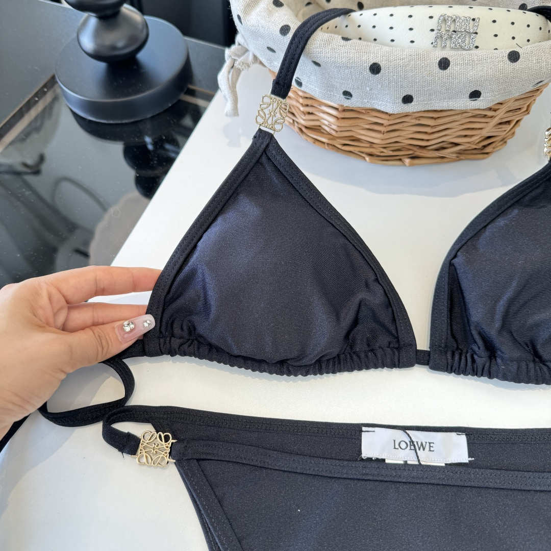 。罗意威LOEWE新款连体比基尼泳衣👙❤️😍🥰适合多种场景的游泳衣🏊‍♀️海边 游泳池 温泉 水上乐园 