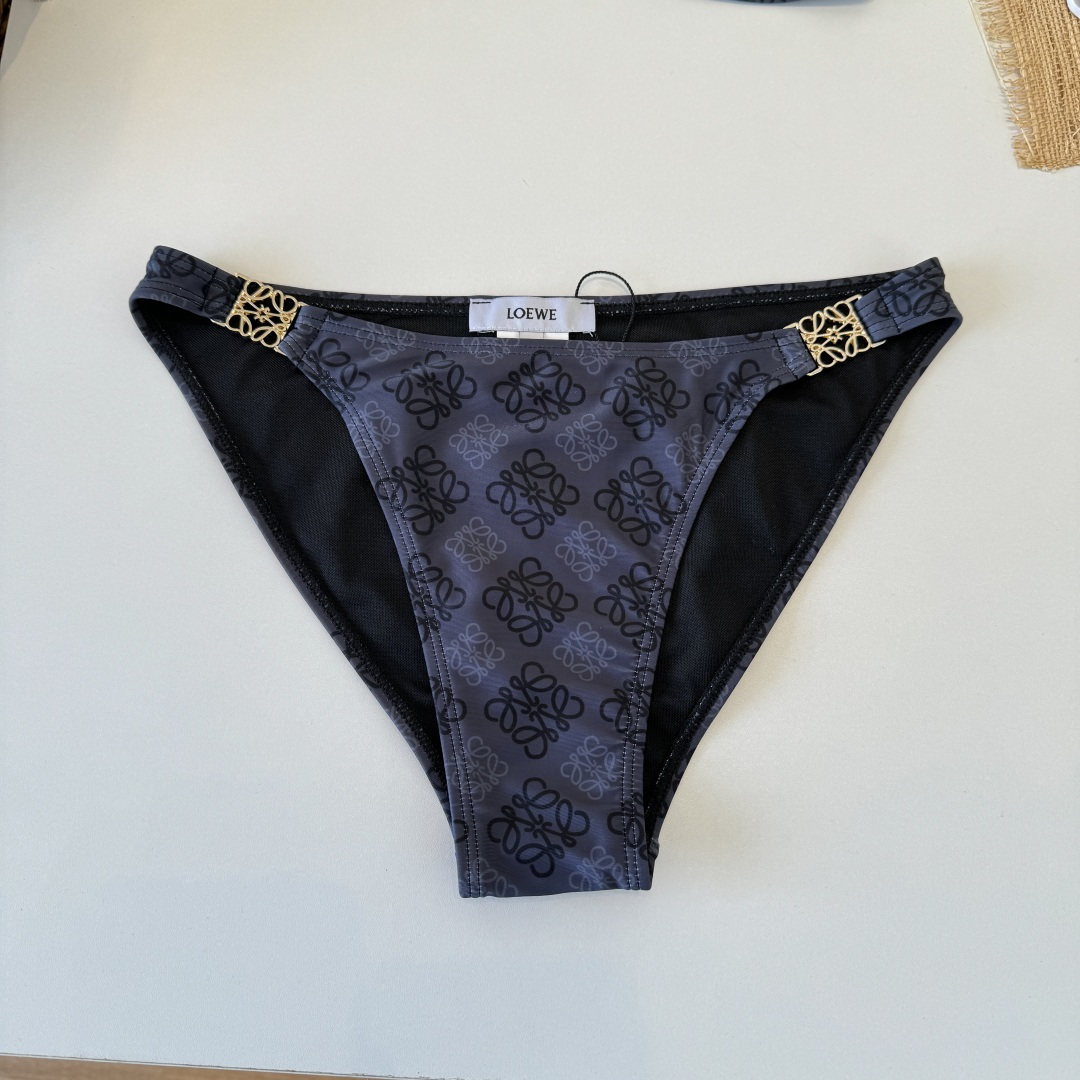 。罗意威LOEWE新款连体比基尼泳衣👙❤️😍🥰适合多种场景的游泳衣🏊‍♀️海边 游泳池 温泉 水上乐园 