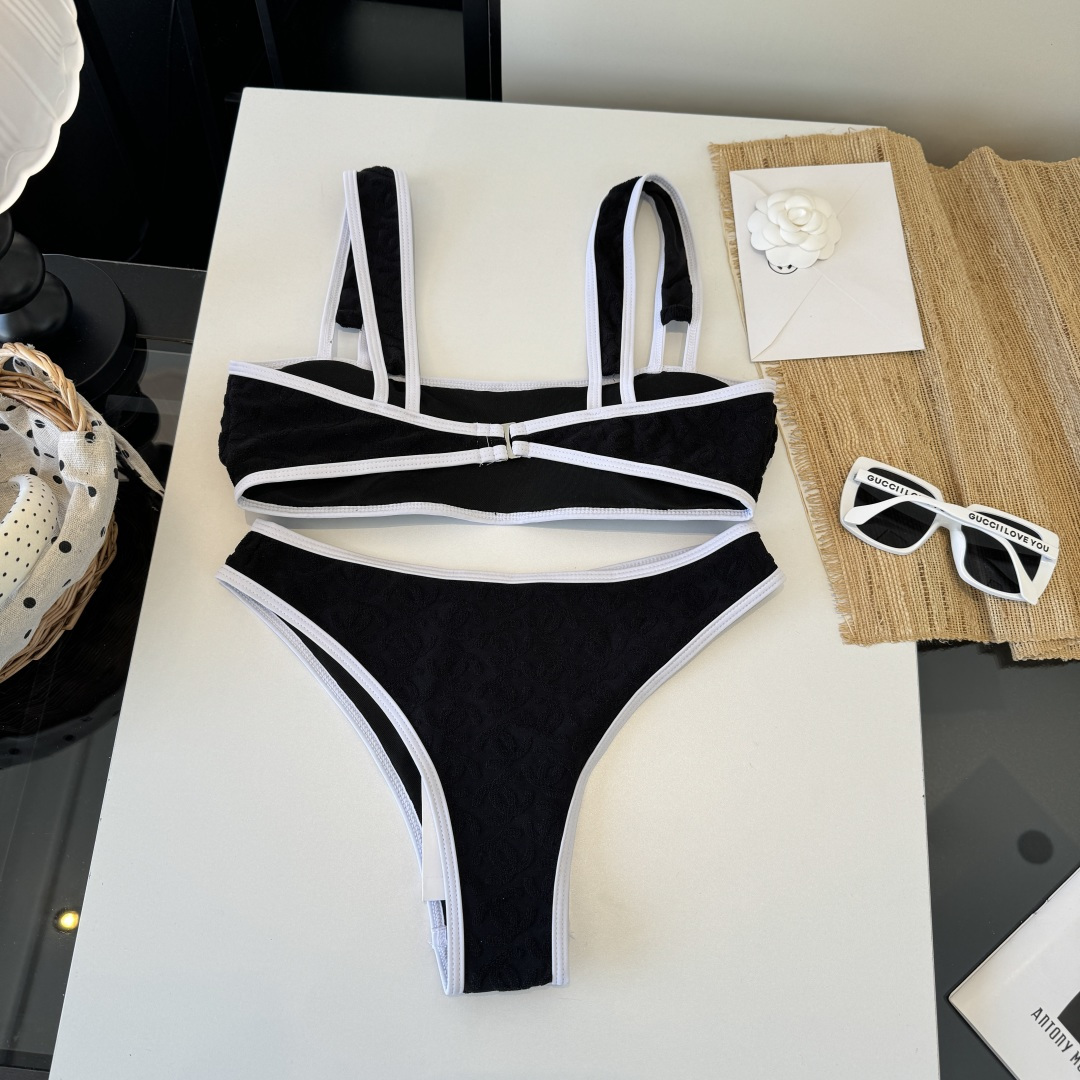 。Chanel香奈儿新款比基尼泳衣👙❤️😍🥰适合多种场景的游泳衣🏊‍♀️海边 游泳池 温泉 水上乐园 漂