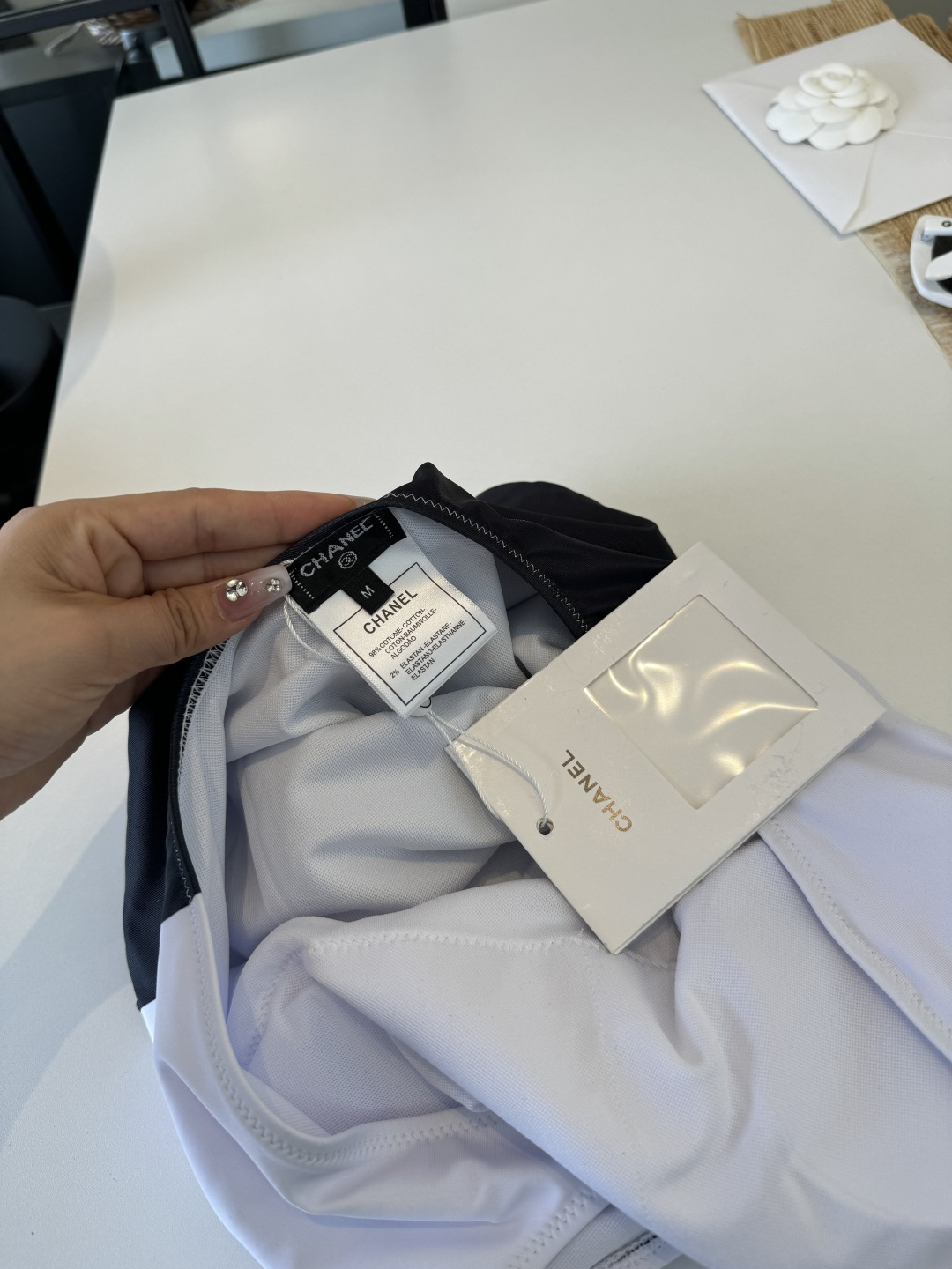 。Chanel香奈儿新款带钢圈连体泳衣👙❤️😍🥰适合多种场景的游泳衣🏊‍♀️海边 游泳池 温泉 水上乐园