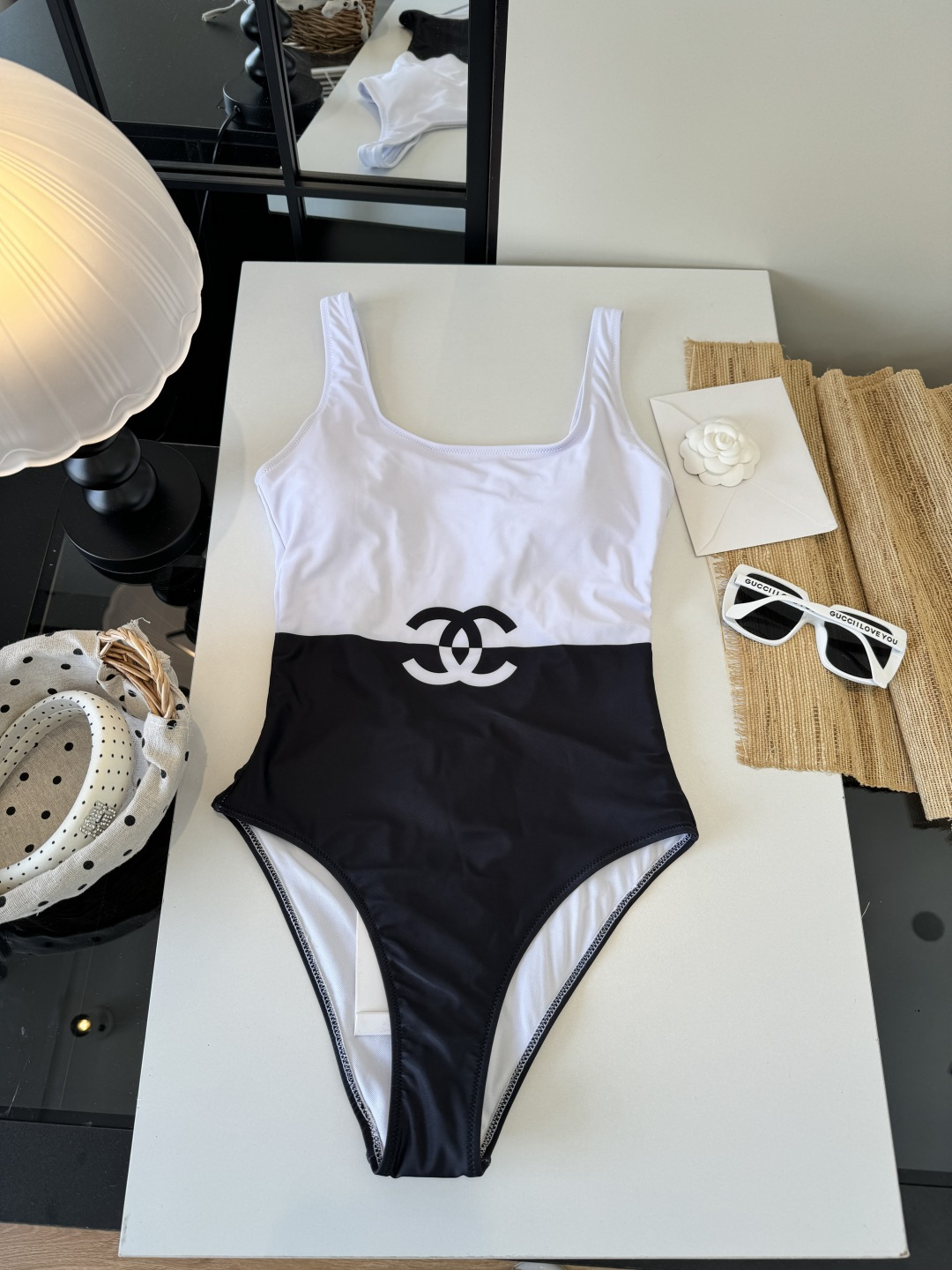 。Chanel香奈儿新款带钢圈连体泳衣👙❤️😍🥰适合多种场景的游泳衣🏊‍♀️海边 游泳池 温泉 水上乐园