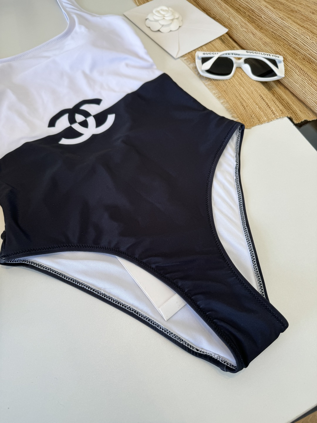 。Chanel香奈儿新款带钢圈连体泳衣👙❤️😍🥰适合多种场景的游泳衣🏊‍♀️海边 游泳池 温泉 水上乐园