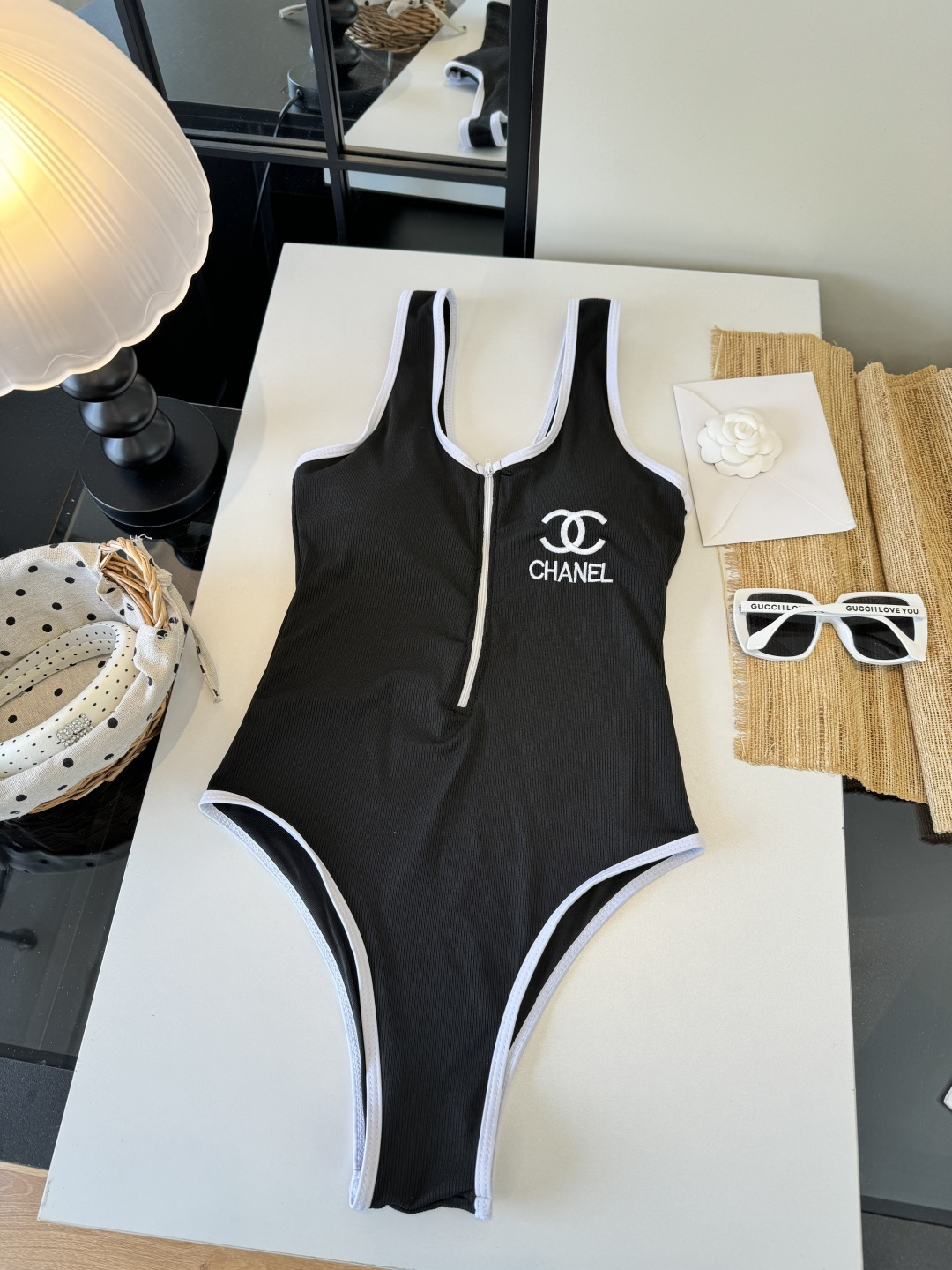 。Chanel香奈儿新款连体泳衣👙❤️😍🥰适合多种场景的游泳衣🏊‍♀️海边 游泳池 温泉 水上乐园 漂流