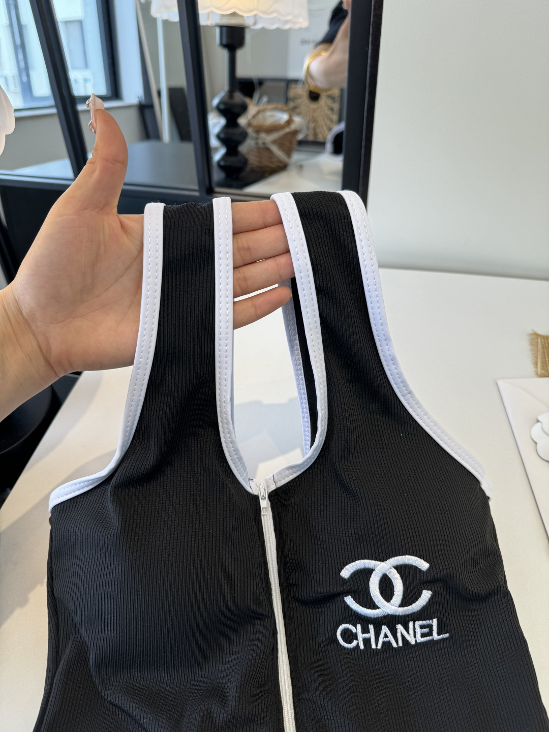 。Chanel香奈儿新款连体泳衣👙❤️😍🥰适合多种场景的游泳衣🏊‍♀️海边 游泳池 温泉 水上乐园 漂流