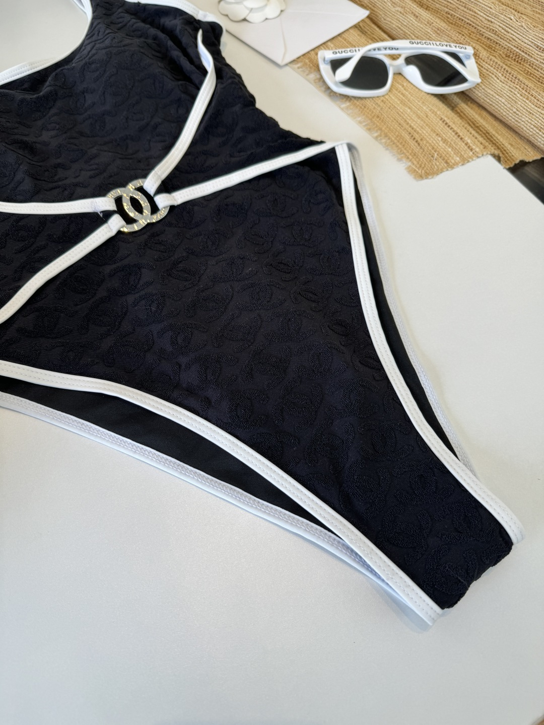 。Chanel香奈儿新款连体泳衣👙❤️😍🥰适合多种场景的游泳衣🏊‍♀️海边 游泳池 温泉 水上乐园 漂流