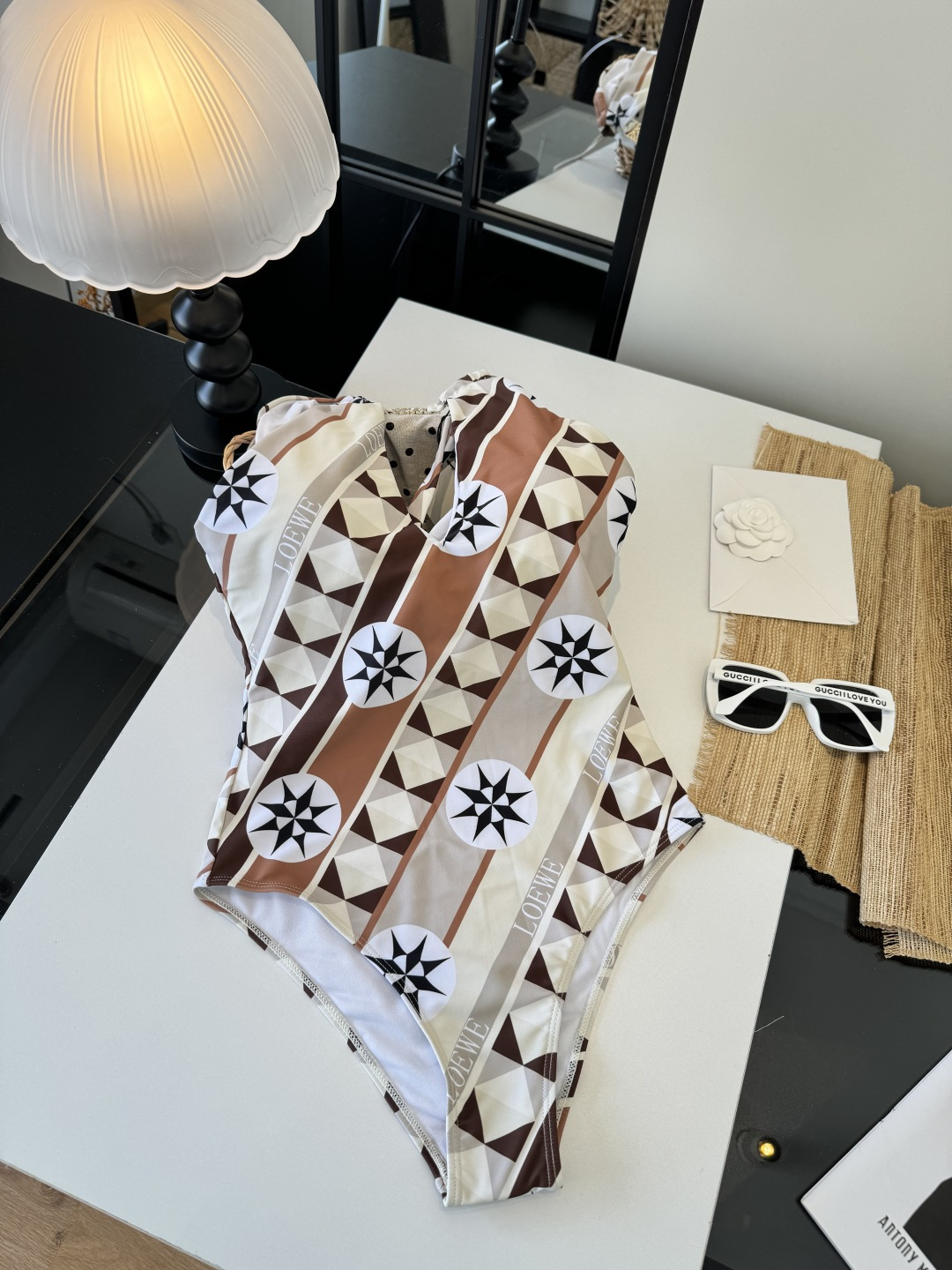 。LOEWE罗意威新款连体泳衣👙❤️😍🥰适合多种场景的游泳衣🏊‍♀️海边 游泳池 温泉 水上乐园 漂流都