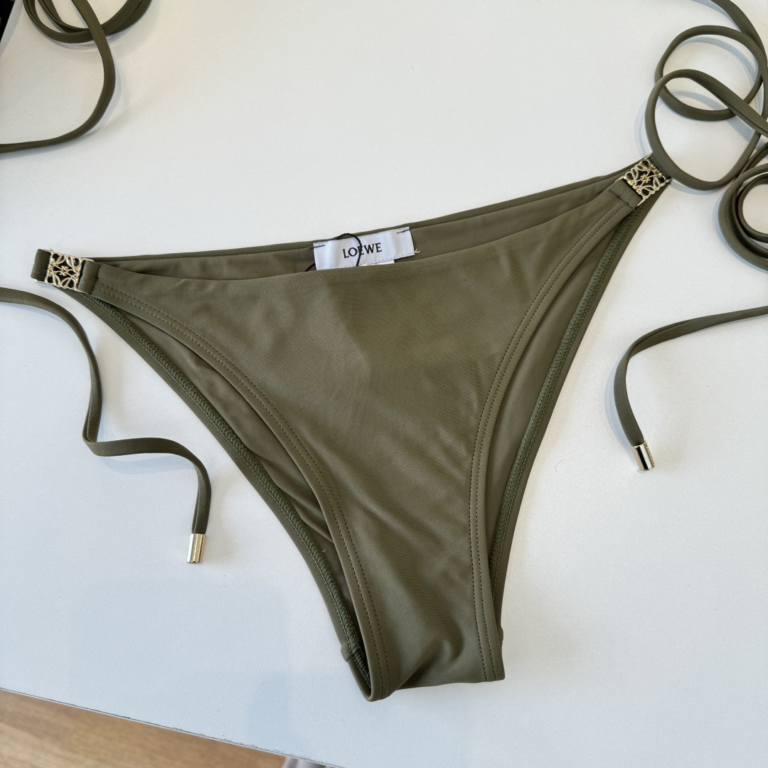 。罗意威LOEWE新款连体泳衣👙❤️😍🥰适合多种场景的游泳衣🏊‍♀️海边 游泳池 温泉 水上乐园 漂流都