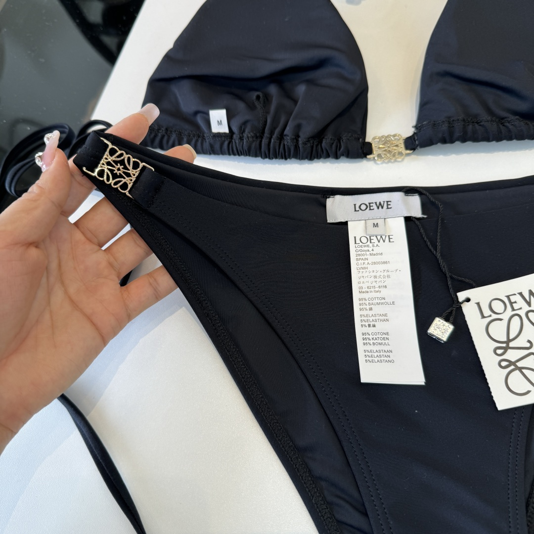 。罗意威LOEWE新款连体泳衣👙❤️😍🥰适合多种场景的游泳衣🏊‍♀️海边 游泳池 温泉 水上乐园 漂流都