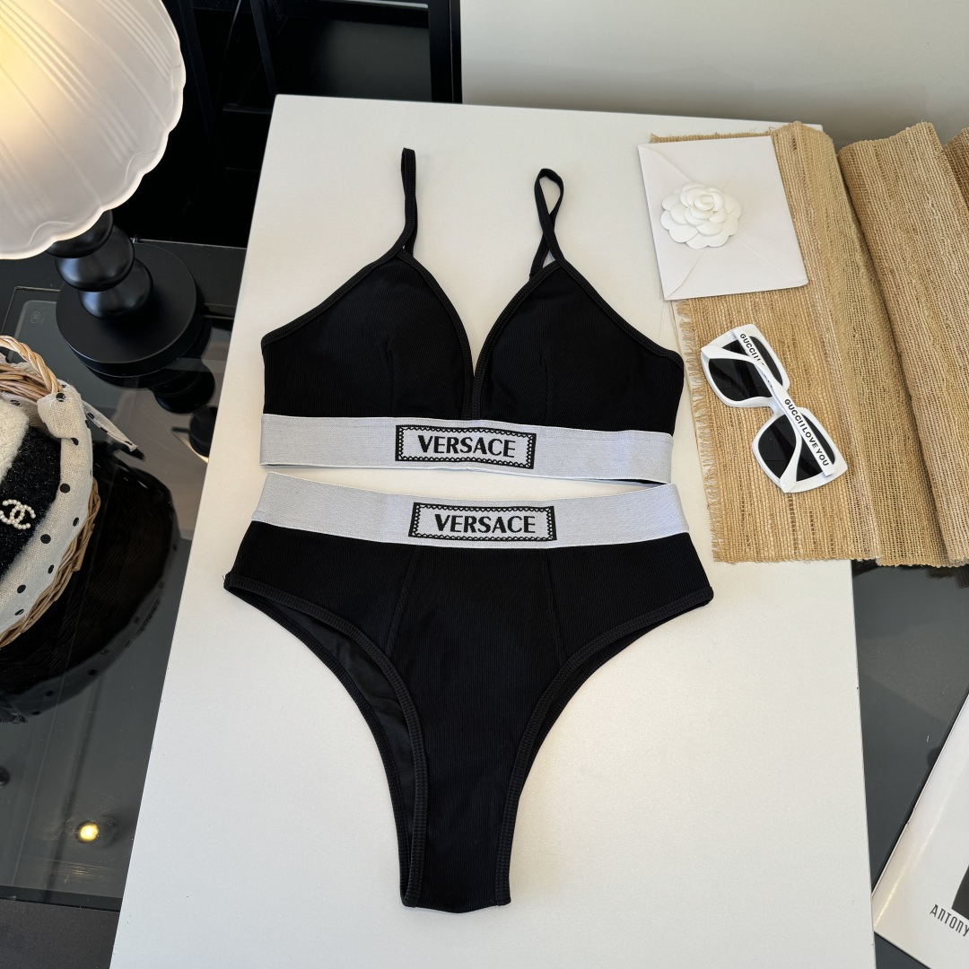 。范思哲分体比基尼👙泳衣 😍🥰适合多种场景的游泳衣🏊‍♀️海边 游泳池 温泉 水上乐园 漂流都可以😌内搭