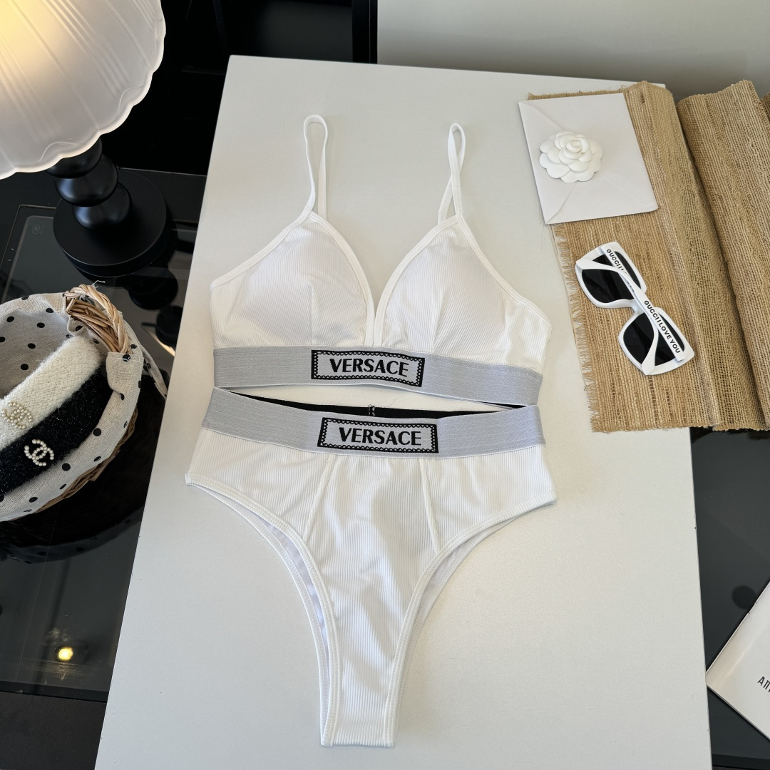 。范思哲分体比基尼👙泳衣 😍🥰适合多种场景的游泳衣🏊‍♀️海边 游泳池 温泉 水上乐园 漂流都可以😌内搭