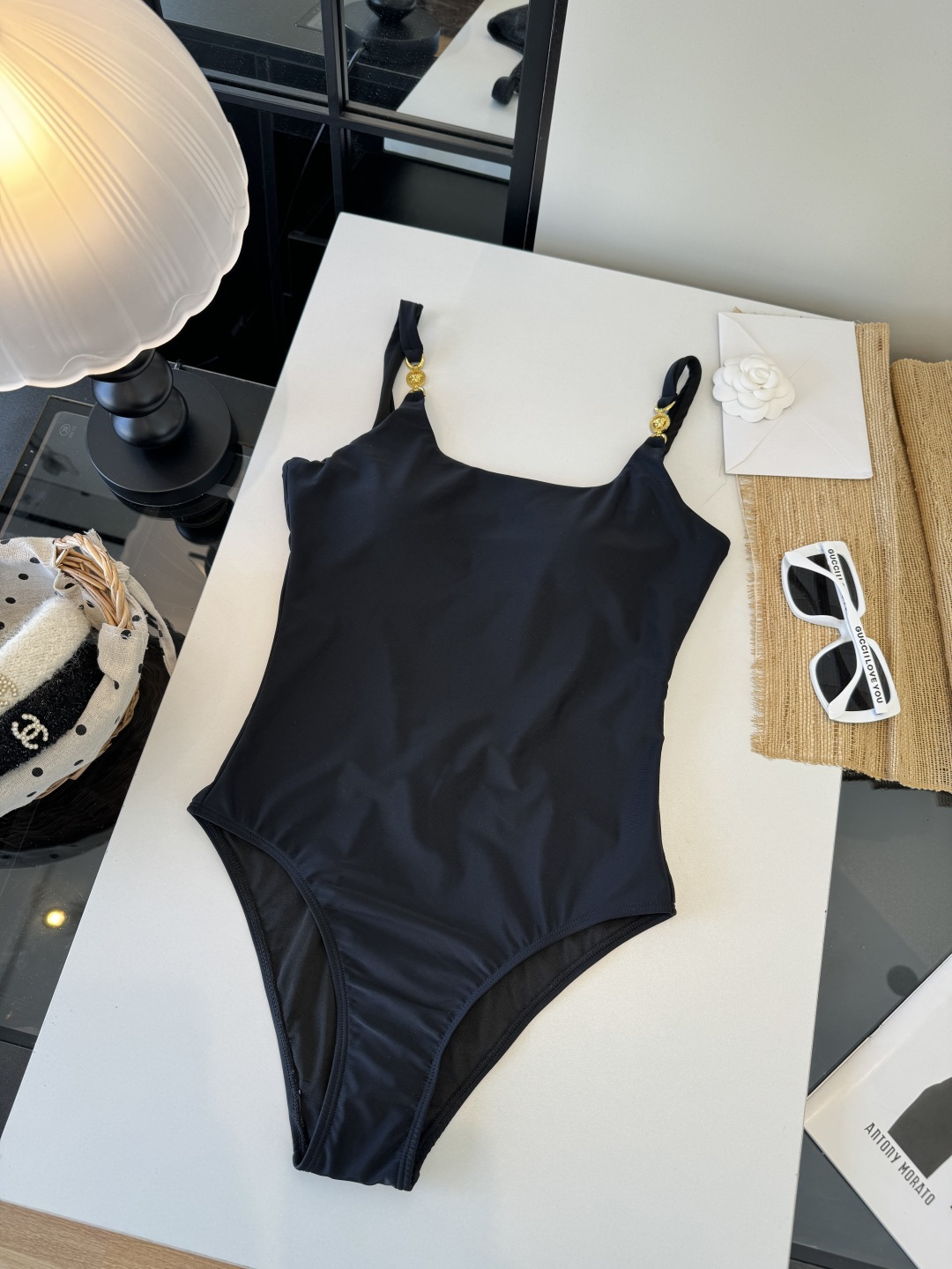 。范思哲连体比基尼👙泳衣 😍🥰适合多种场景的游泳衣🏊‍♀️海边 游泳池 温泉 水上乐园 漂流都可以😌内搭