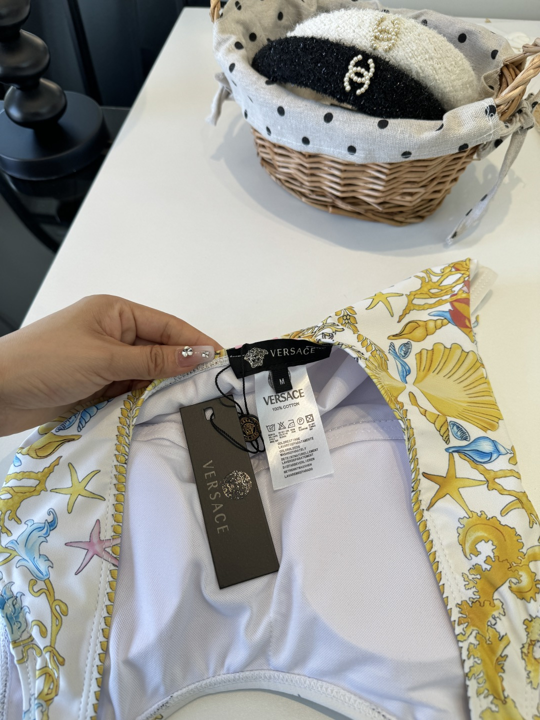 。范思哲连体比基尼👙泳衣 😍🥰适合多种场景的游泳衣🏊‍♀️海边 游泳池 温泉 水上乐园 漂流都可以😌内搭