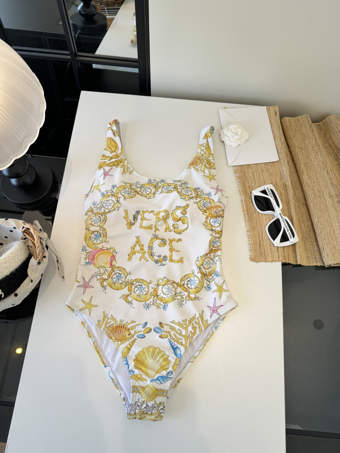 。范思哲连体比基尼👙泳衣 😍🥰适合多种场景的游泳衣🏊‍♀️海边 游泳池 温泉 水上乐园 漂流都可以😌内搭