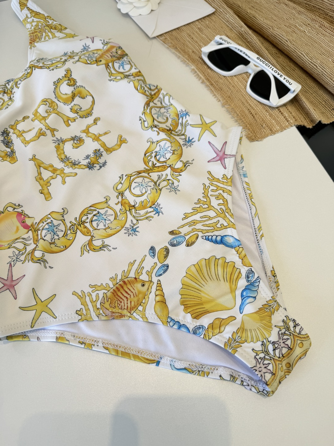 。范思哲连体比基尼👙泳衣 😍🥰适合多种场景的游泳衣🏊‍♀️海边 游泳池 温泉 水上乐园 漂流都可以😌内搭