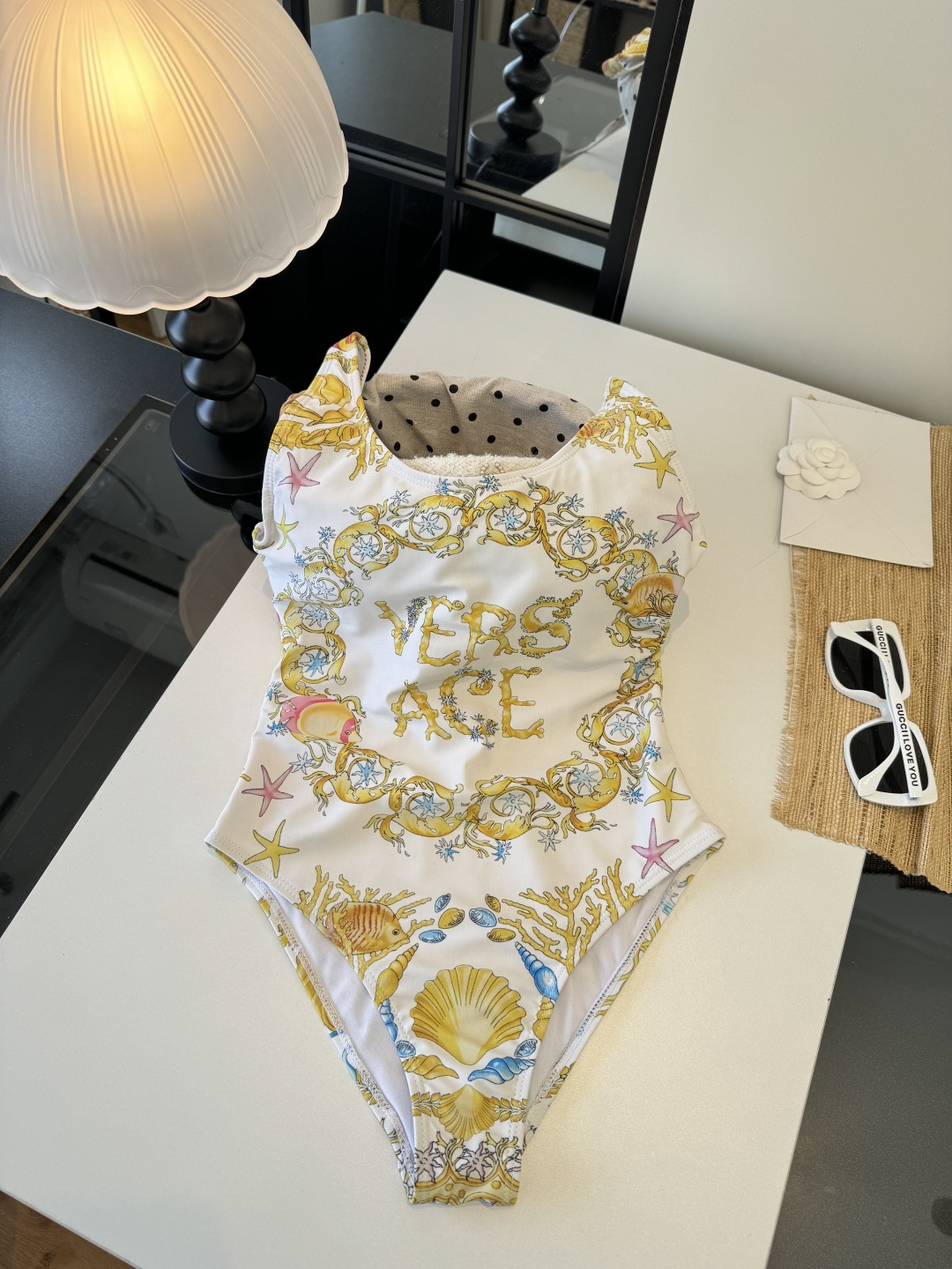 。范思哲连体比基尼👙泳衣 😍🥰适合多种场景的游泳衣🏊‍♀️海边 游泳池 温泉 水上乐园 漂流都可以😌内搭