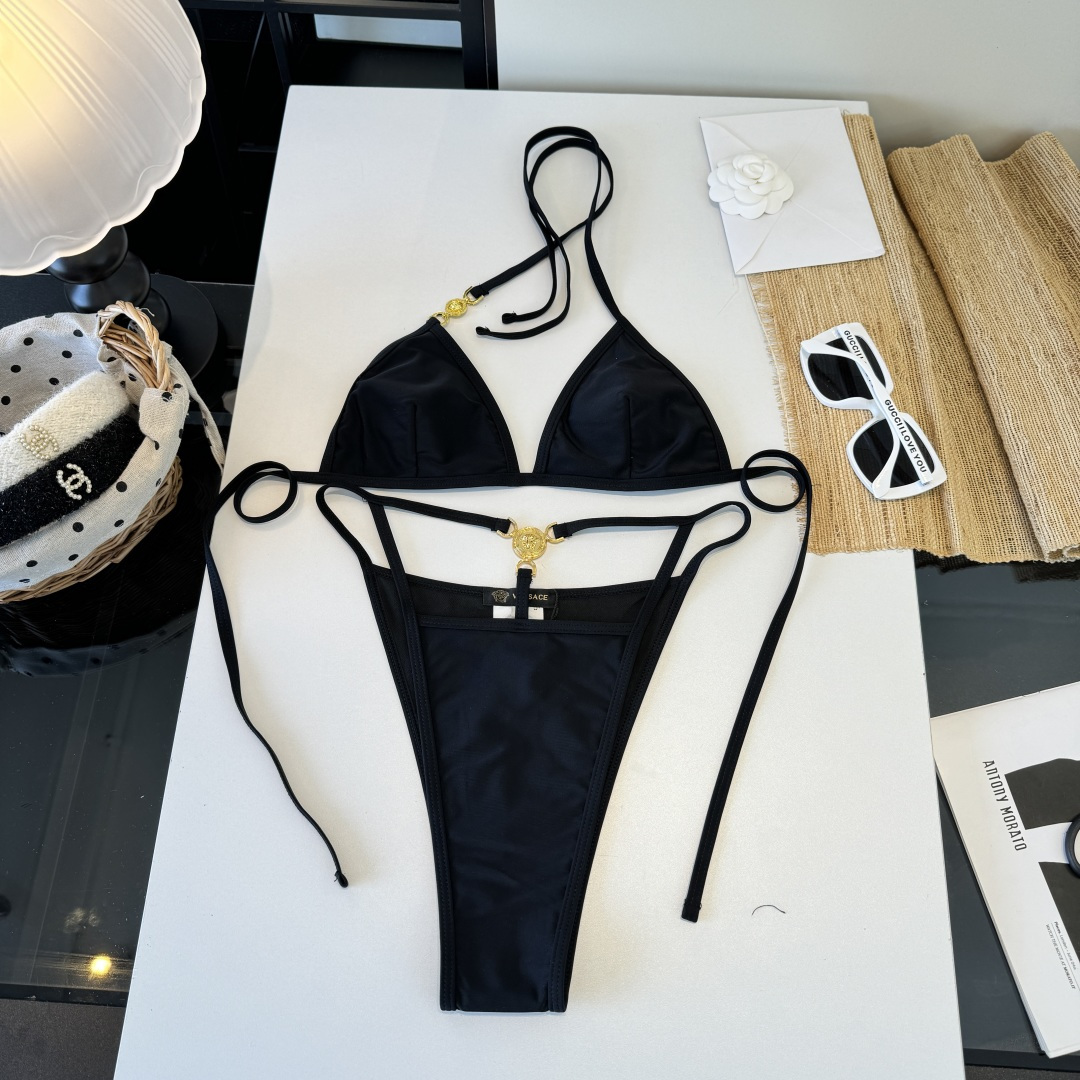 。范思哲连体比基尼👙泳衣 😍🥰适合多种场景的游泳衣🏊‍♀️海边 游泳池 温泉 水上乐园 漂流都可以😌内搭