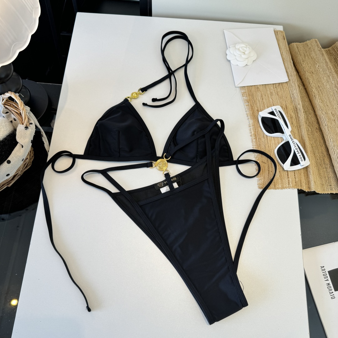 。范思哲连体比基尼👙泳衣 😍🥰适合多种场景的游泳衣🏊‍♀️海边 游泳池 温泉 水上乐园 漂流都可以😌内搭