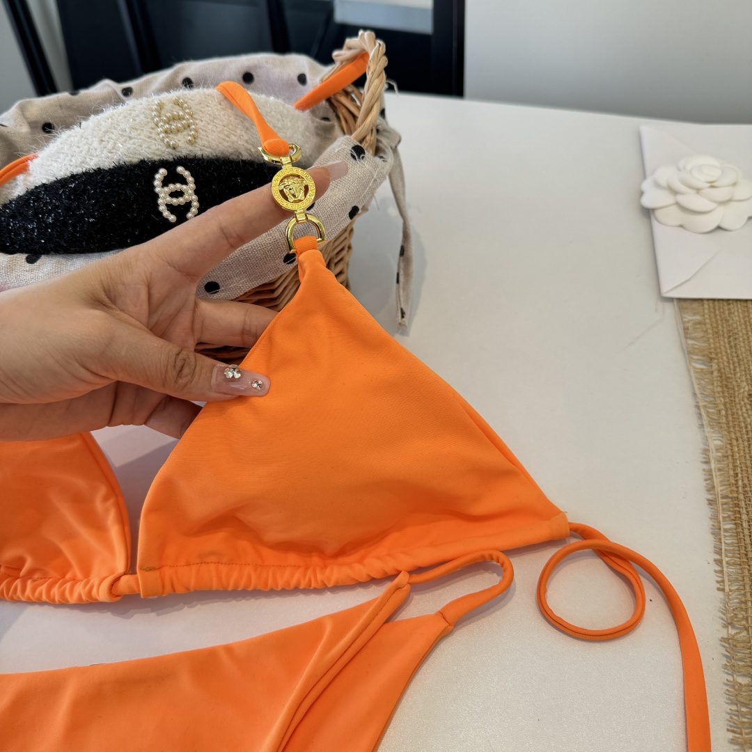 。范思哲分体比基尼👙泳衣 😍🥰适合多种场景的游泳衣🏊‍♀️海边 游泳池 温泉 水上乐园 漂流都可以😌内搭