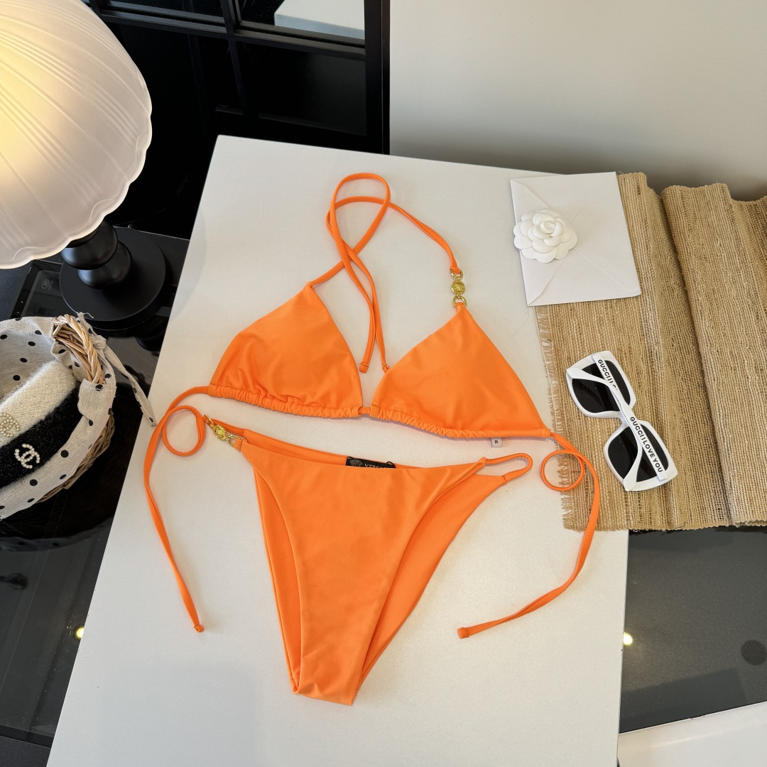 。范思哲分体比基尼👙泳衣 😍🥰适合多种场景的游泳衣🏊‍♀️海边 游泳池 温泉 水上乐园 漂流都可以😌内搭