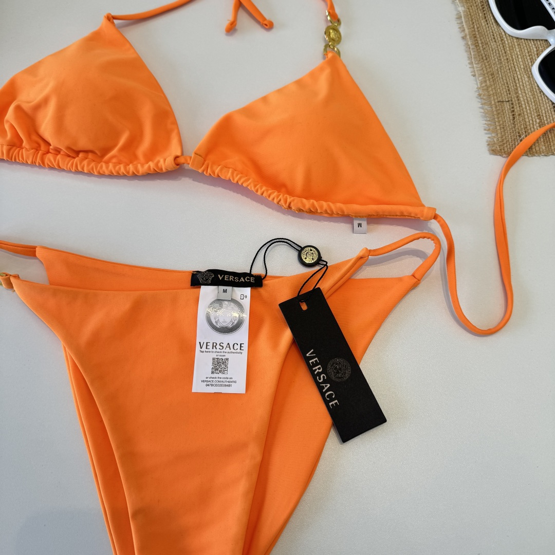 。范思哲分体比基尼👙泳衣 😍🥰适合多种场景的游泳衣🏊‍♀️海边 游泳池 温泉 水上乐园 漂流都可以😌内搭