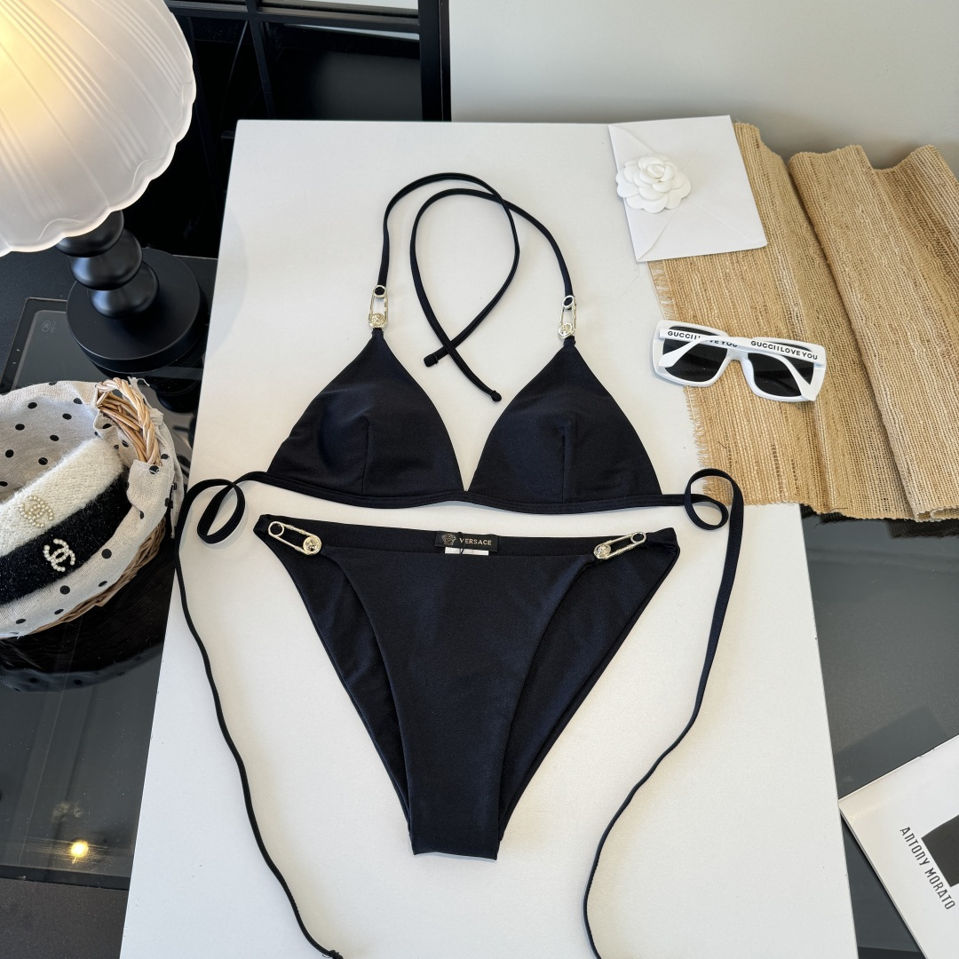 。范思哲分体比基尼👙泳衣 😍🥰适合多种场景的游泳衣🏊‍♀️海边 游泳池 温泉 水上乐园 漂流都可以😌内搭