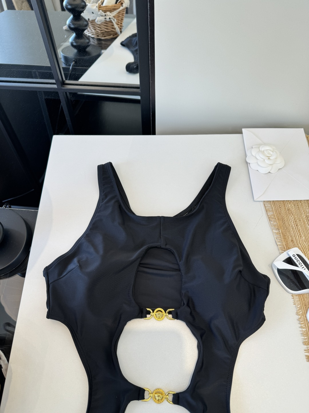 。范思哲连体比基尼👙泳衣 😍🥰适合多种场景的游泳衣🏊‍♀️海边 游泳池 温泉 水上乐园 漂流都可以😌内搭