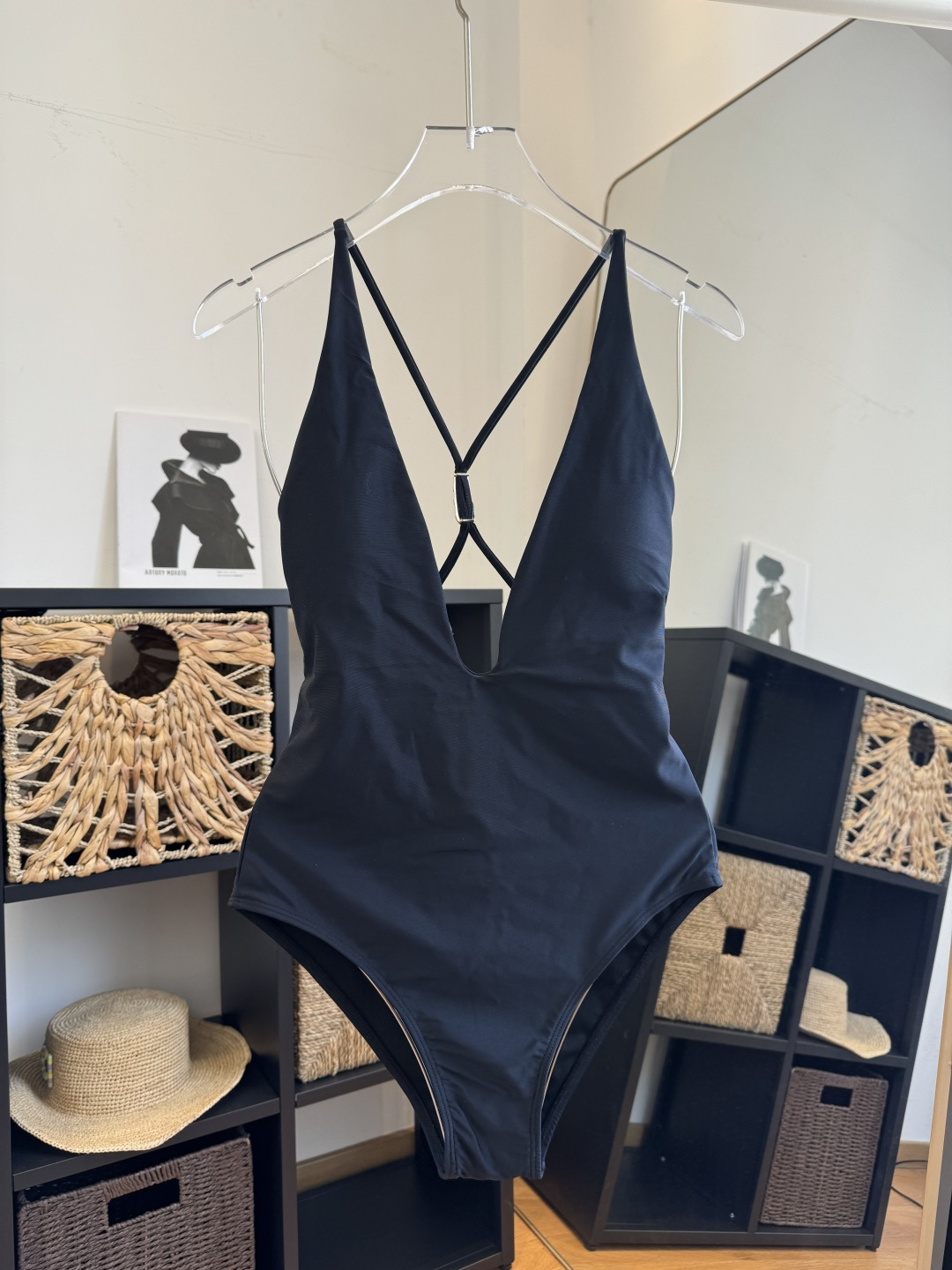 。范思哲连体比基尼👙泳衣 😍🥰适合多种场景的游泳衣🏊‍♀️海边 游泳池 温泉 水上乐园 漂流都可以😌内搭