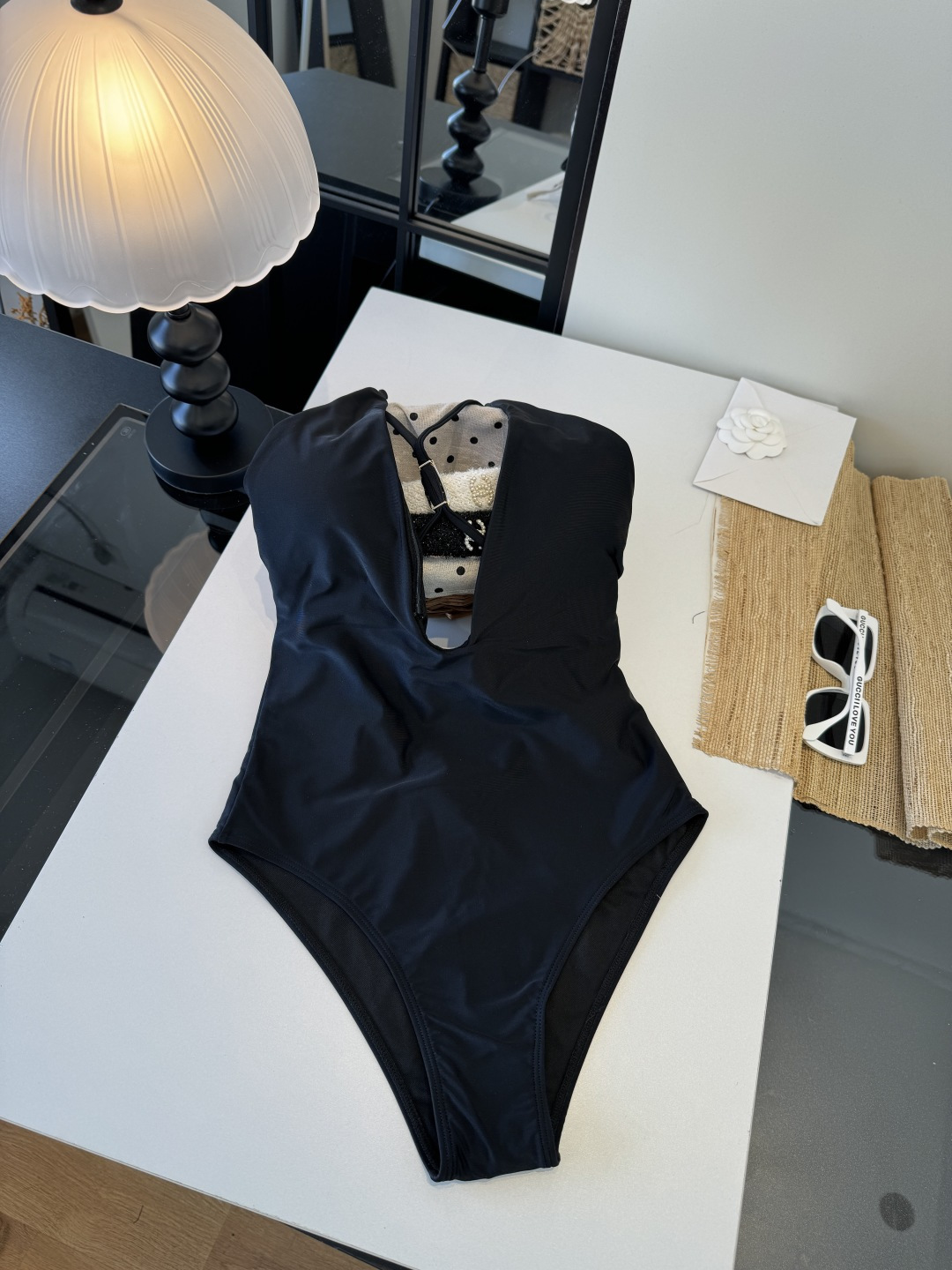 。范思哲连体比基尼👙泳衣 😍🥰适合多种场景的游泳衣🏊‍♀️海边 游泳池 温泉 水上乐园 漂流都可以😌内搭