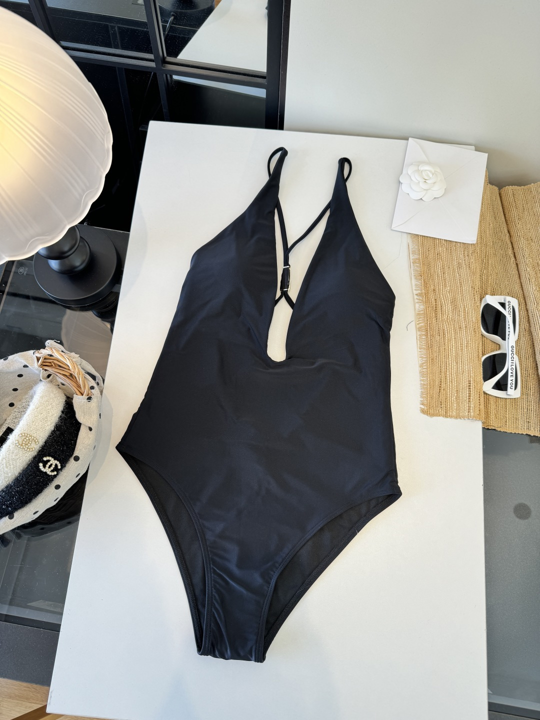 。范思哲连体比基尼👙泳衣 😍🥰适合多种场景的游泳衣🏊‍♀️海边 游泳池 温泉 水上乐园 漂流都可以😌内搭