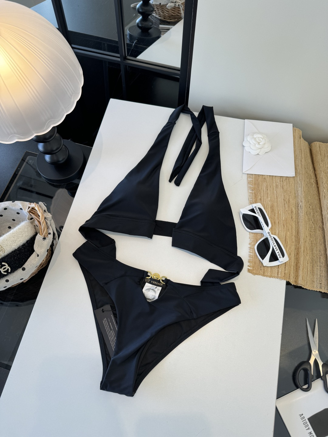 。范思哲连体比基尼👙泳衣 😍🥰适合多种场景的游泳衣🏊‍♀️海边 游泳池 温泉 水上乐园 漂流都可以😌内搭