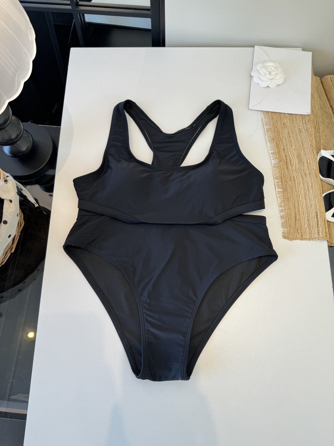 。范思哲连体比基尼👙泳衣 😍🥰适合多种场景的游泳衣🏊‍♀️海边 游泳池 温泉 水上乐园 漂流都可以😌内搭