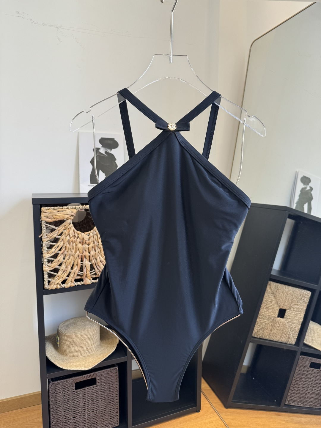 。范思哲连体比基尼👙泳衣 😍🥰适合多种场景的游泳衣🏊‍♀️海边 游泳池 温泉 水上乐园 漂流都可以😌内搭