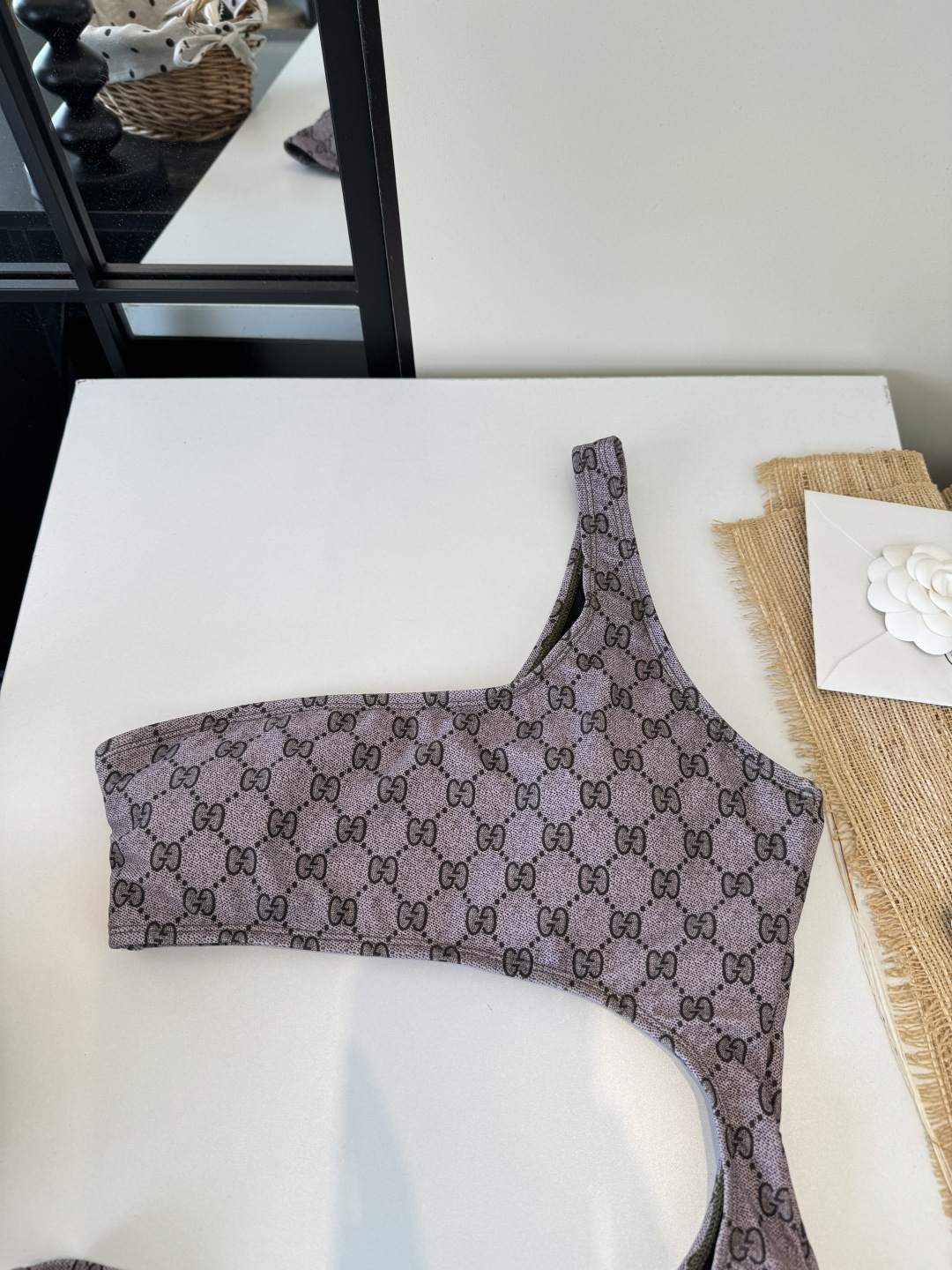 。Gucci古奇连体泳衣👙 上身超级棒！同步各大专柜发售，自然而然呈现时尚感！十分减龄，具有年轻活力。 