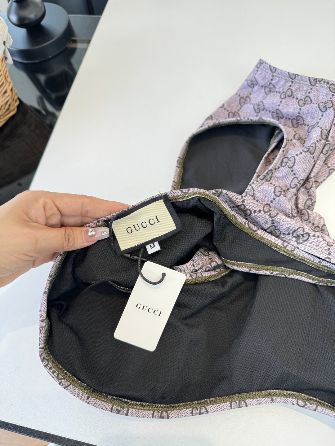 。Gucci古奇连体泳衣👙 上身超级棒！同步各大专柜发售，自然而然呈现时尚感！十分减龄，具有年轻活力。 