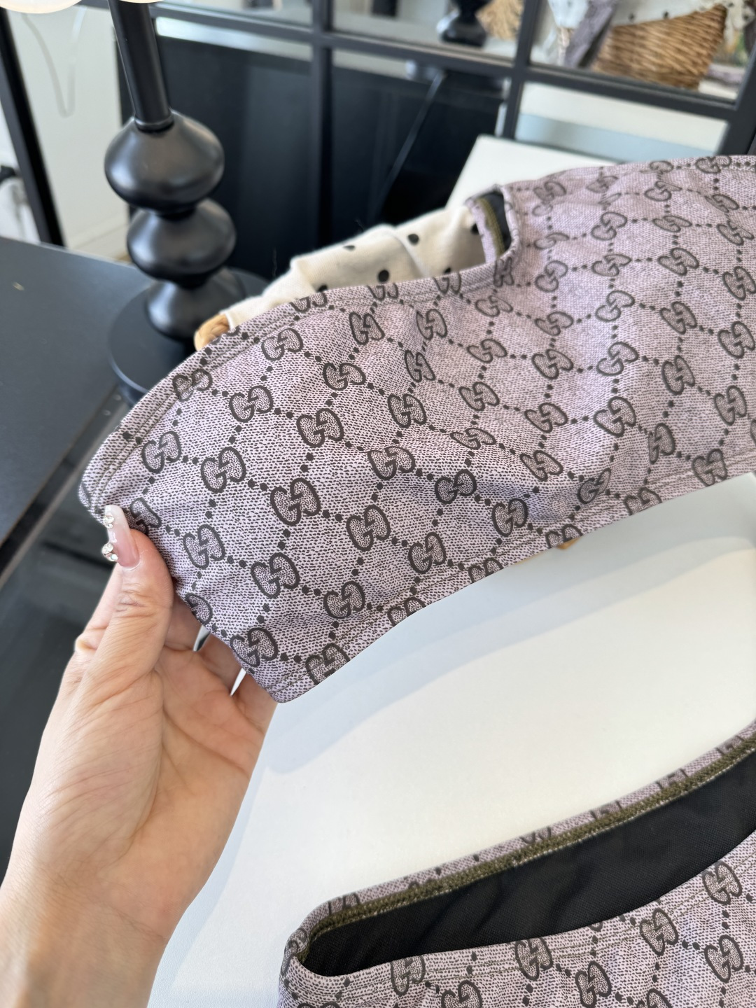 。Gucci古奇连体泳衣👙 上身超级棒！同步各大专柜发售，自然而然呈现时尚感！十分减龄，具有年轻活力。 