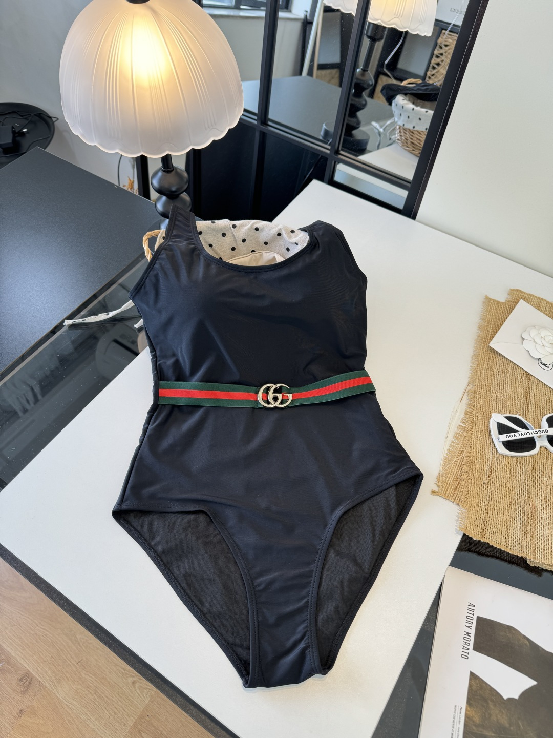 。Gucci古奇连体泳衣👙 上身超级棒！同步各大专柜发售，自然而然呈现时尚感！十分减龄，具有年轻活力。 