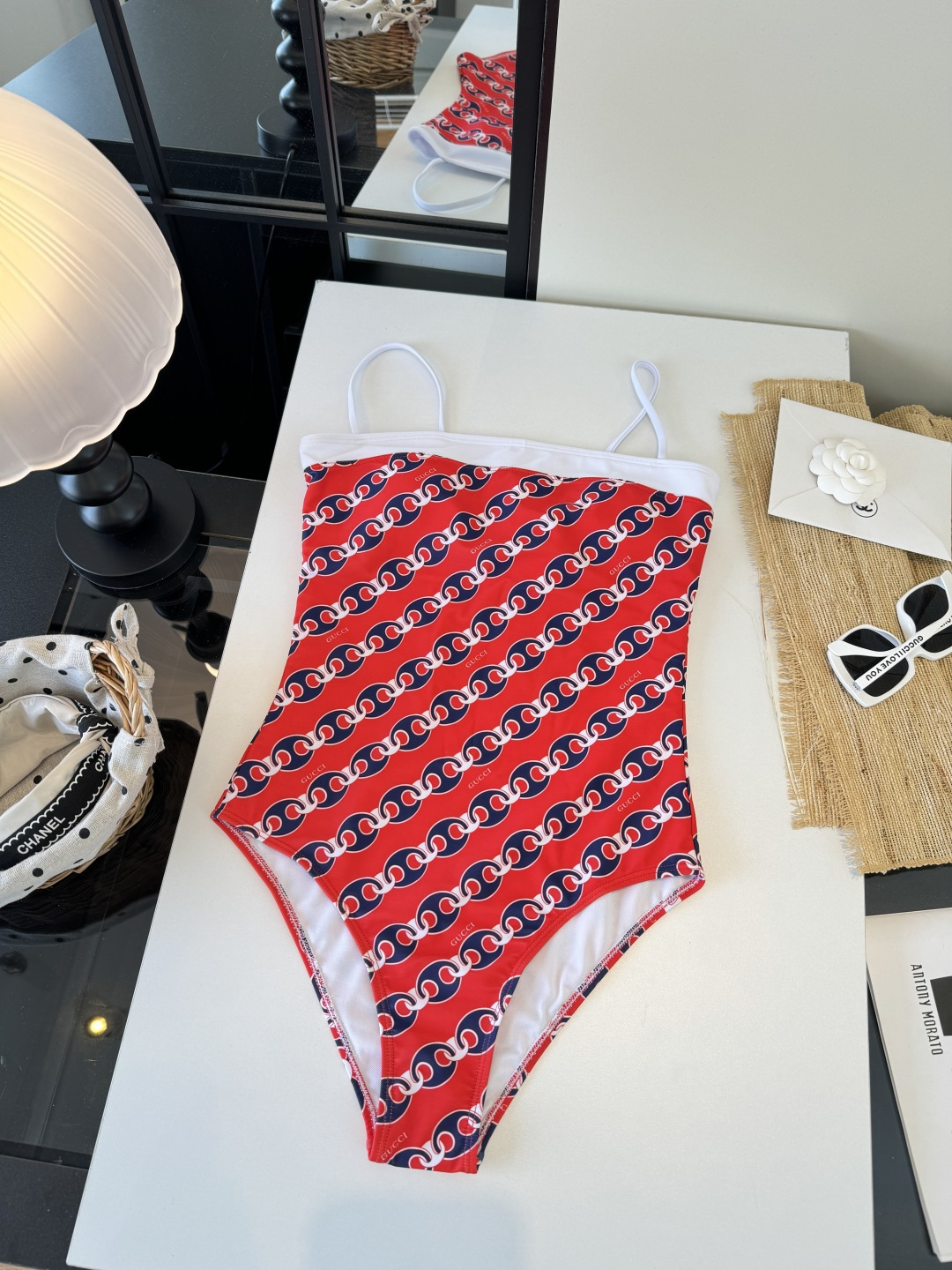 。Gucci古奇连体泳衣👙 上身超级棒！同步各大专柜发售，自然而然呈现时尚感！十分减龄，具有年轻活力。 