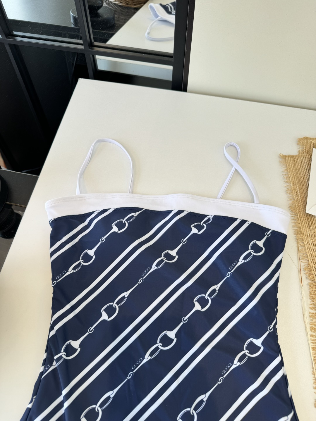 。Gucci古奇连体泳衣👙 上身超级棒！同步各大专柜发售，自然而然呈现时尚感！十分减龄，具有年轻活力。 