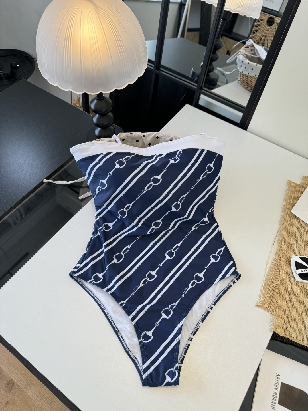 。Gucci古奇连体泳衣👙 上身超级棒！同步各大专柜发售，自然而然呈现时尚感！十分减龄，具有年轻活力。 