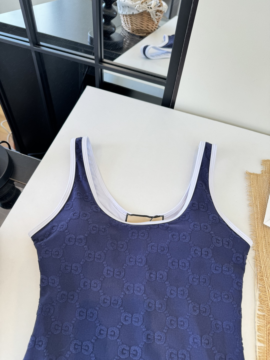 。Gucci古奇连体泳衣👙 上身超级棒！同步各大专柜发售，自然而然呈现时尚感！十分减龄，具有年轻活力。 